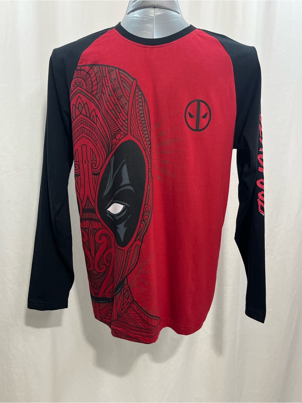 Marvel Men's Long Sleeve Deadpool Red & Black Graphic Tee fun game leisure 1457